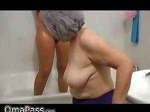 OmaPass Fatty plump Granny with aged Attractive mom in bath